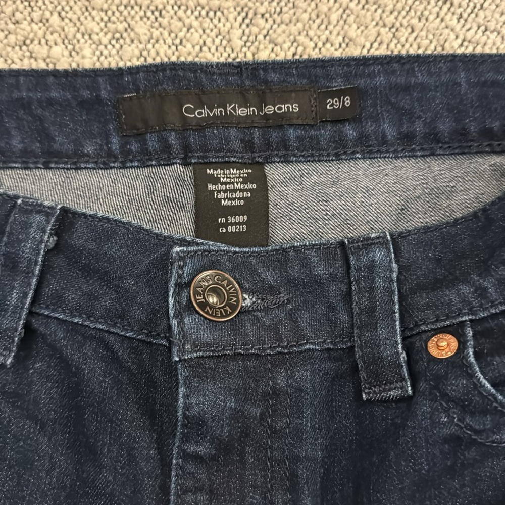 Calvin Klein Jean shorts women’s size 29/8‎ - Picture 2 of 5